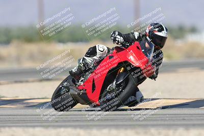media/Oct-13-2025-Moto Forza (Mon) [[a66d839500]]/3-B Group/Session 3 (Turn 16)/